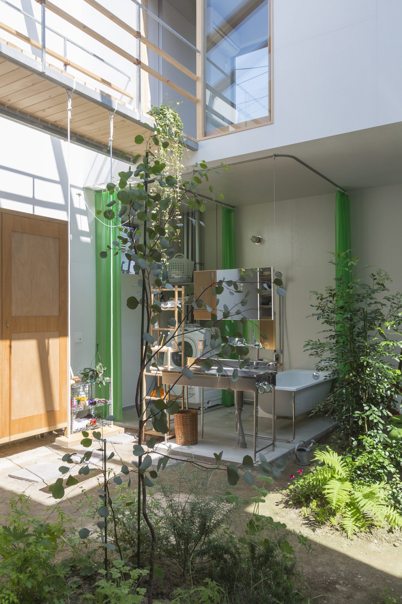 House_in_Tsukimiyama　自然と同居する家